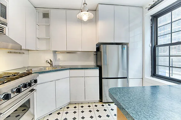 Sold by Compass | media 6