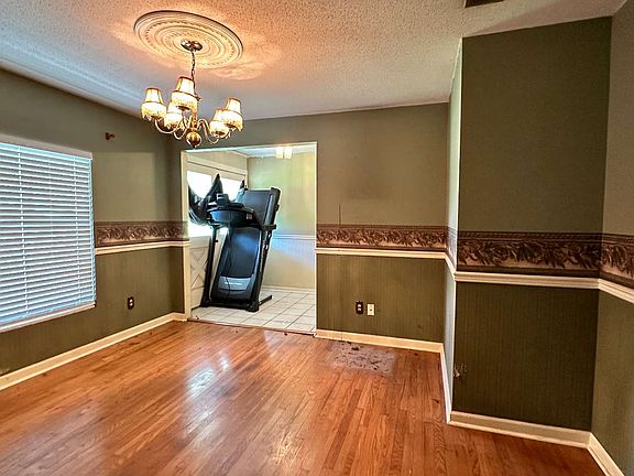 3rd image of 317 SW Ace Ln