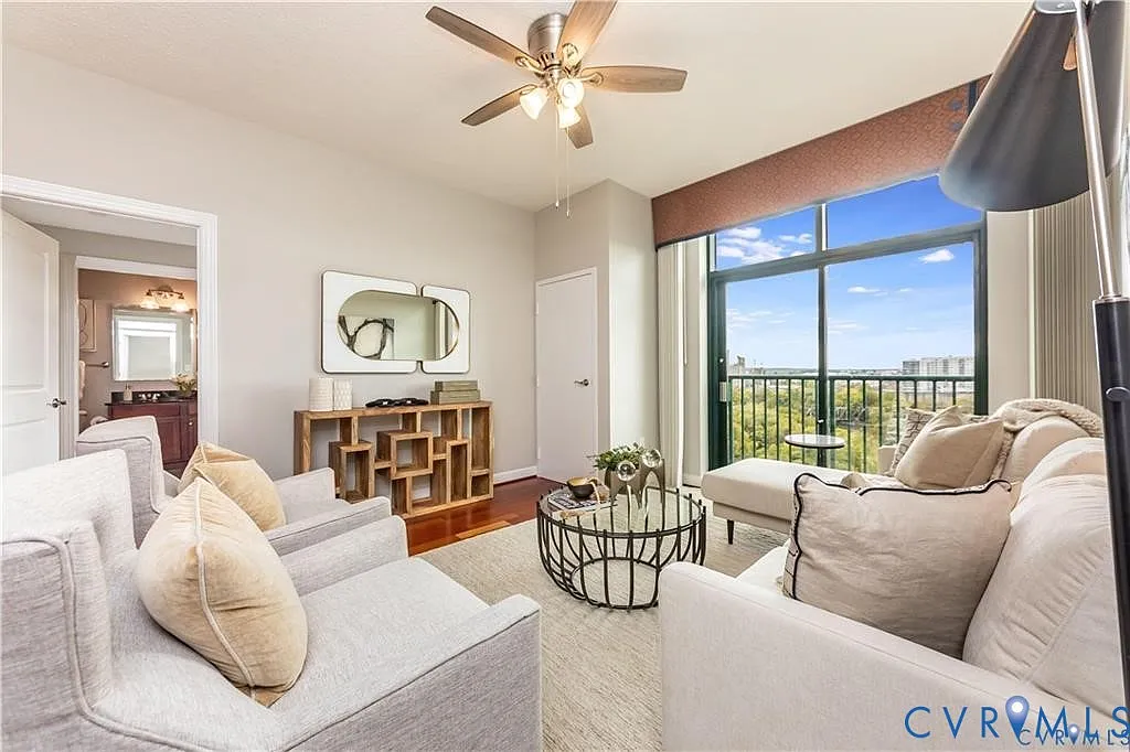 2 bed, 2.0 bath, 1037 sqft, $2,400 — Photo 1