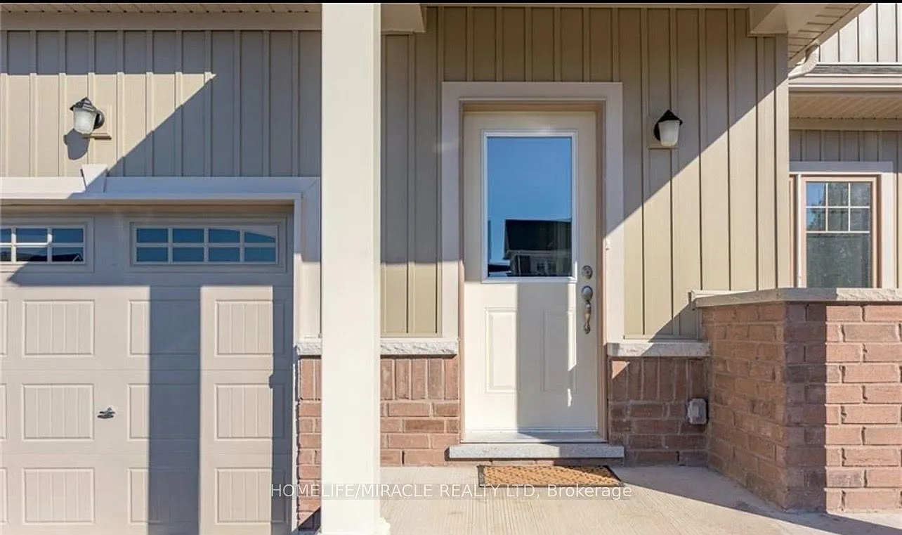 4 bed, $2,649 — Photo 1