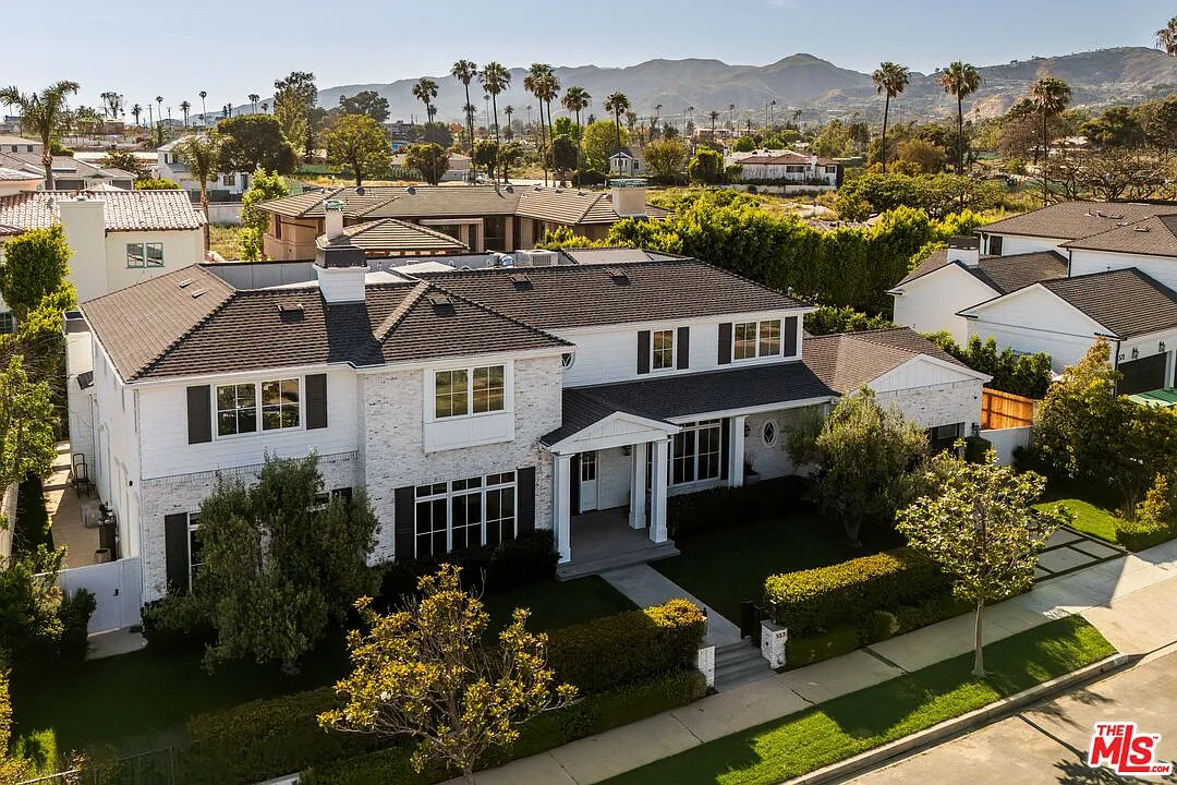 5 bed, 7.0 bath, 5713 sqft, $45,000 — Photo 1