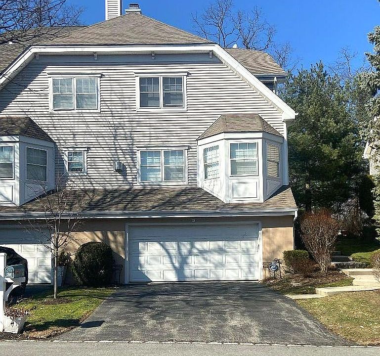 1st image of 20 Winding Ridge Rd