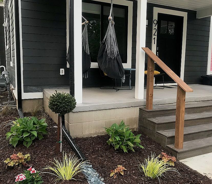 1st image of 921 Woodlawn Ave #1