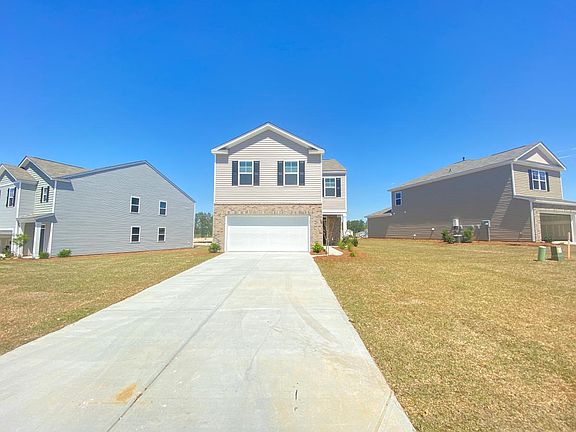 2nd image of 104 Blossom Wood Ln