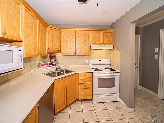 5th image of 158 Hanwell Rd Unit 211