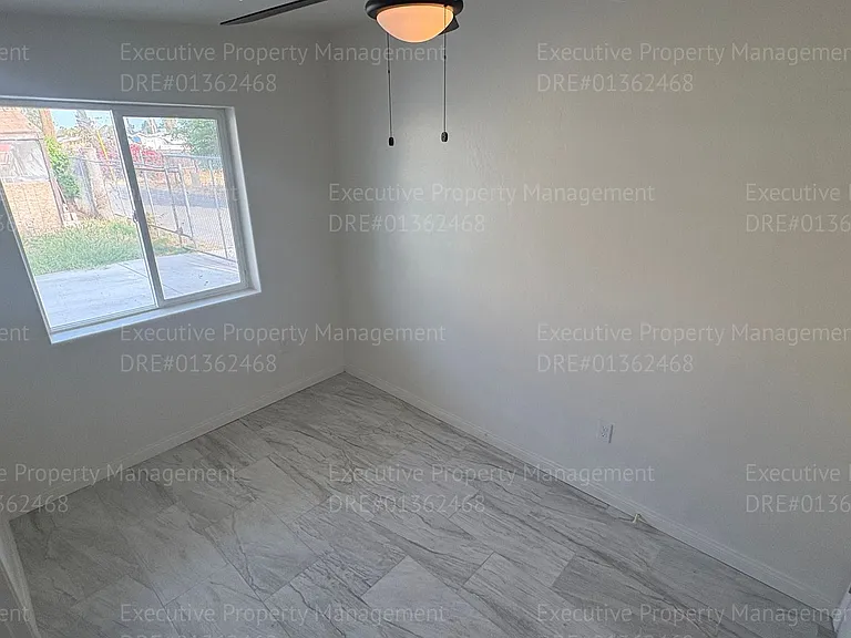 1118 Chico St — Photo 11