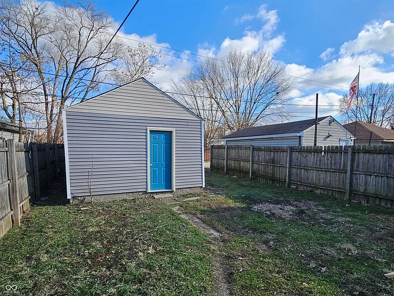 2121 Webb St — Photo 20