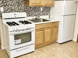 25-52 22nd St #1F, Astoria, NY 11102