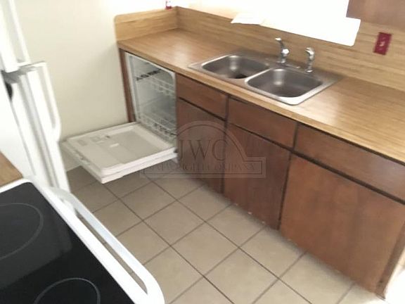 3rd image of 2703 Bermuda Dr Unit B