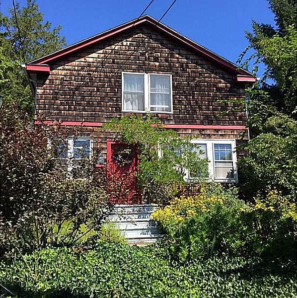 2nd image of 549 Maple Ave