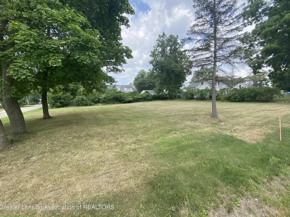 3201 Andrew Ave, Lansing, MI 48906