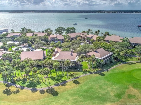 233 NE Edgewater Dr APT 201, Stuart, FL 34996