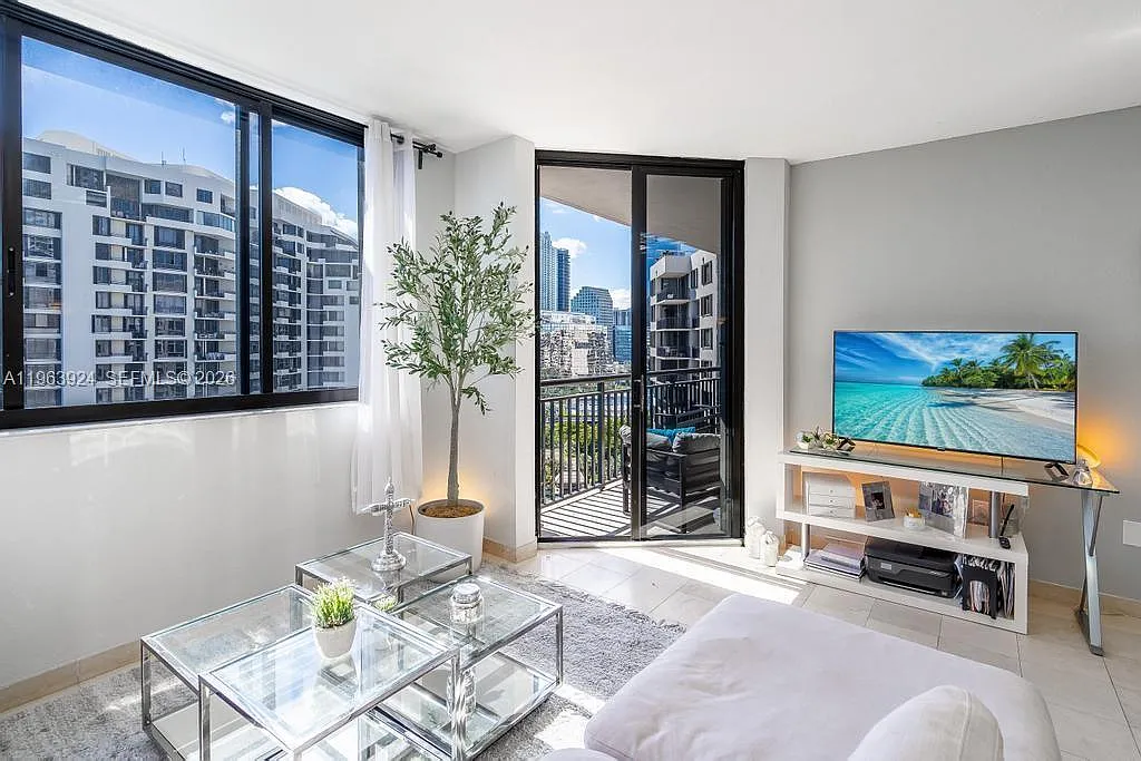 Building Photo - 540 Brickell Key Dr #1619