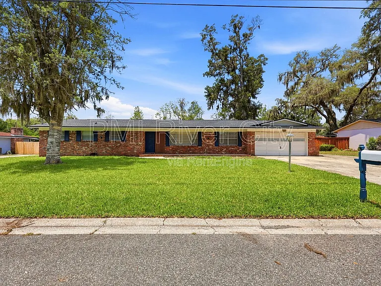 2860 Cedarcrest Dr — Photo 10