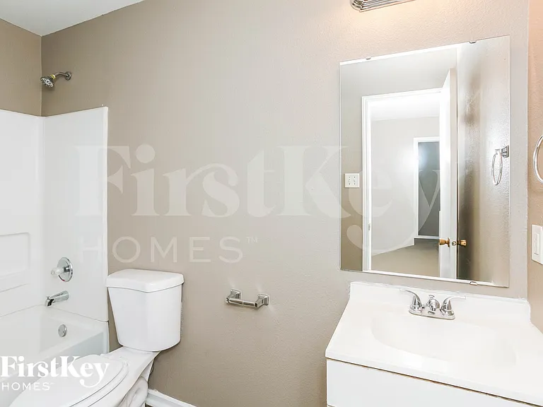 10702 Gathering Dr — Photo 11