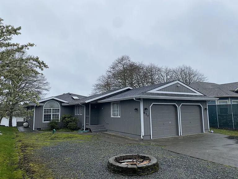 677 Lake Island Ave SE — Photo 1