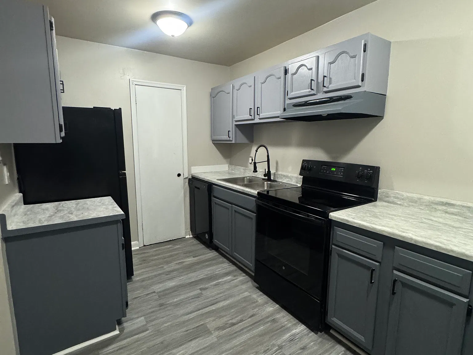 3 bed, 2.5 bath, 1432 sqft, $2,000 — Photo 4