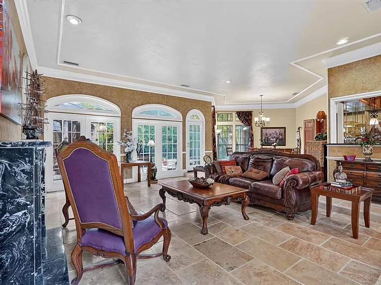 2335 Highlands Creek Rd — Photo 5