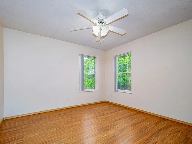 678 SE Hogan Rd #303 — Photo 6