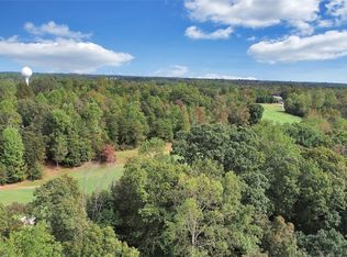 16 Chickasaw Dr #P, Westminster, SC 29693