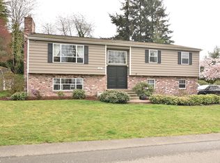 417 SW 197th St, Normandy Park, WA 98166