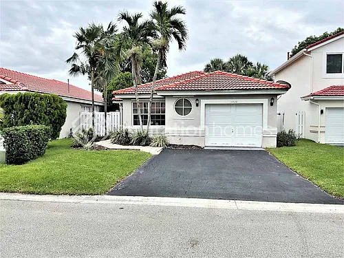 13528 NW 5th Ct Photo 1