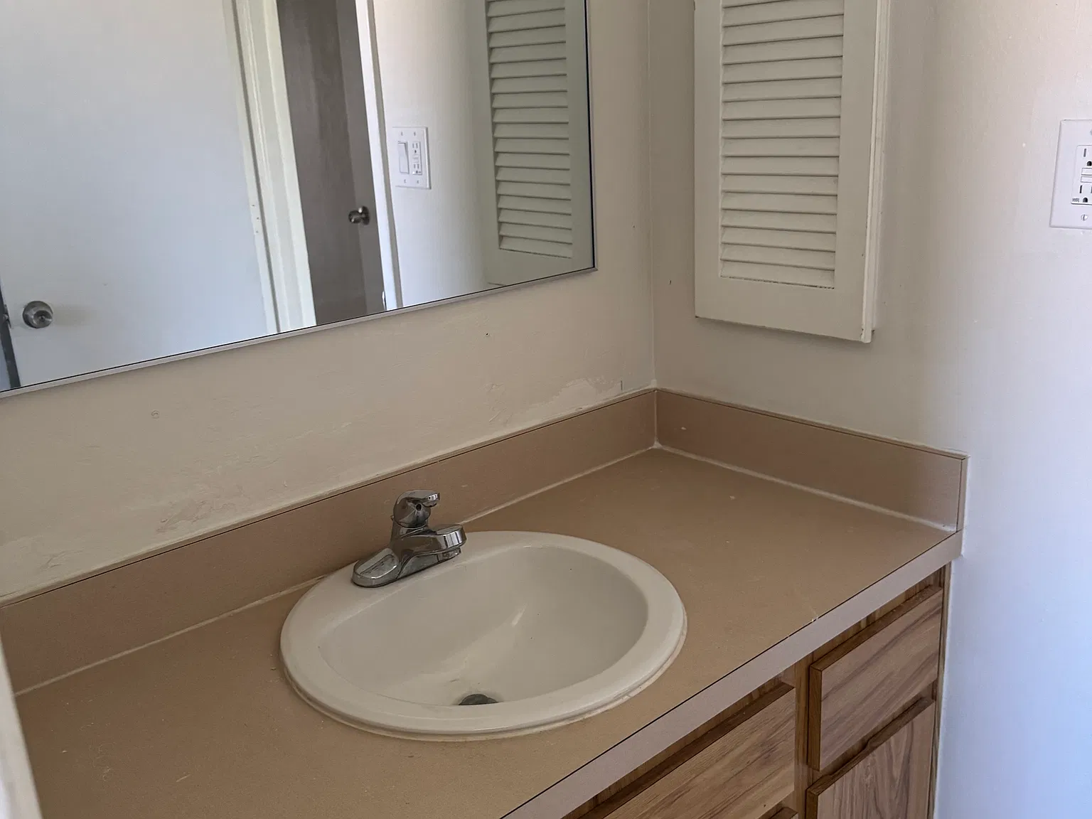 2 bed, 1200 sqft, $1,700 — Photo 4