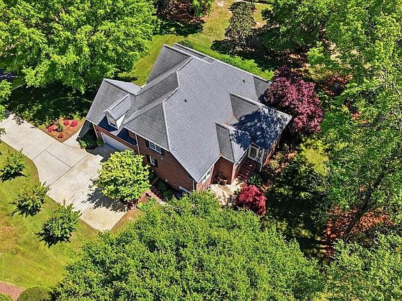 3rd image of 237 Hardingwood Drive