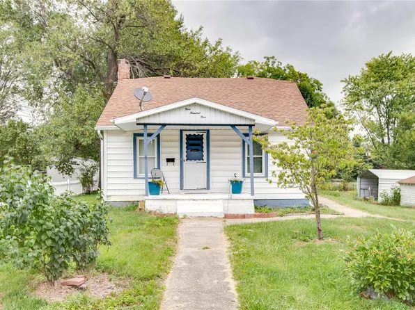 909 W Hickory St, Jerseyville, IL 62052