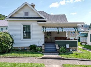 210 Jefferson St, Mannington, WV 26582