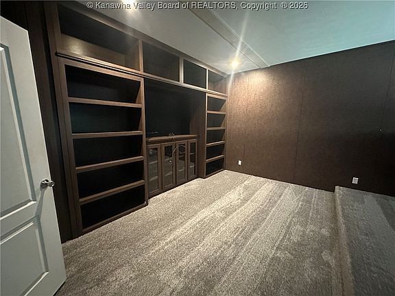 4th image of 17 Ambrosia Ln