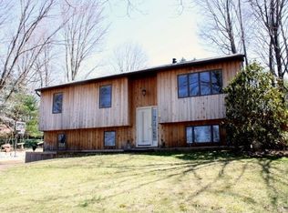 4 N Parkway Dr, Yorktown Heights, NY 10598