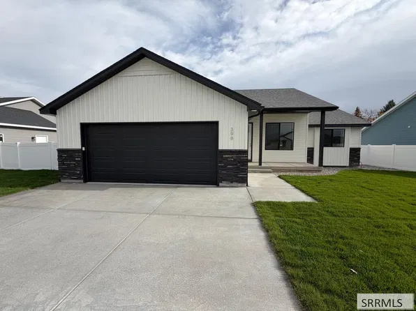399 Wind River Dr, Shelley, ID 83274