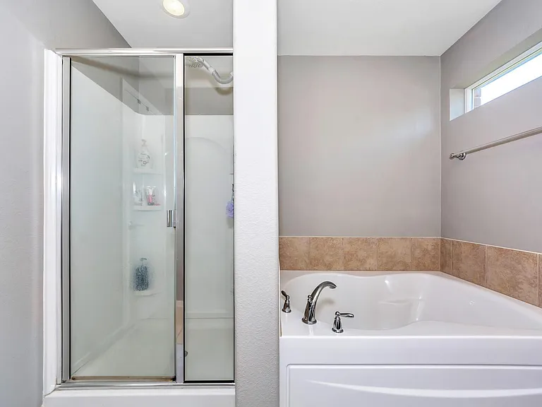 15944 Blaketree Dr — Photo 11