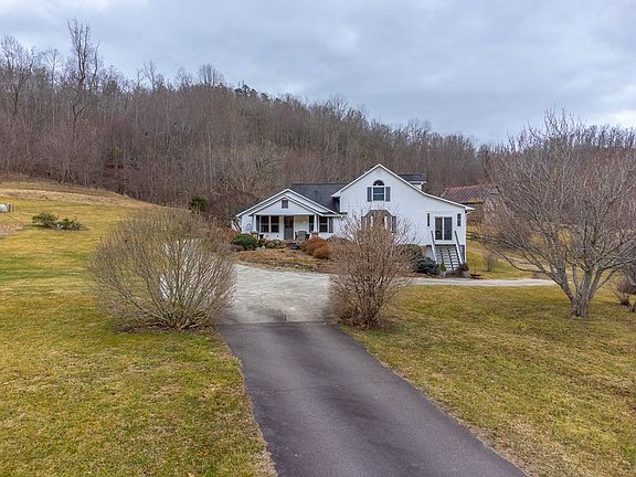 3rd image of 2206 Mountain Grove Rd