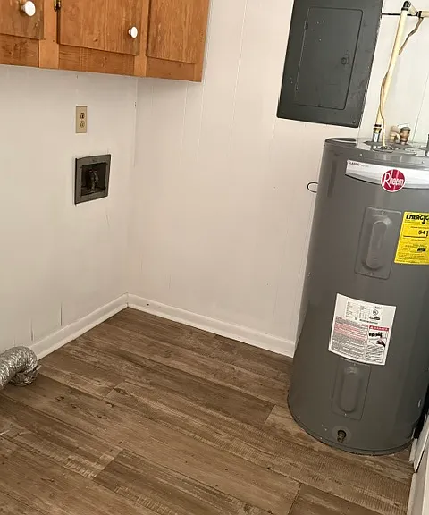 7040 Media Dr — Photo 5