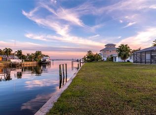 233 Bangsberg Rd SE, Port Charlotte, FL 33952