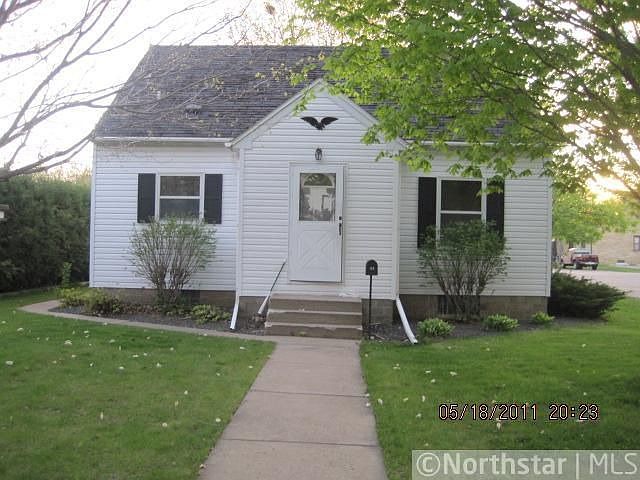 1st image of 120 Willow St S