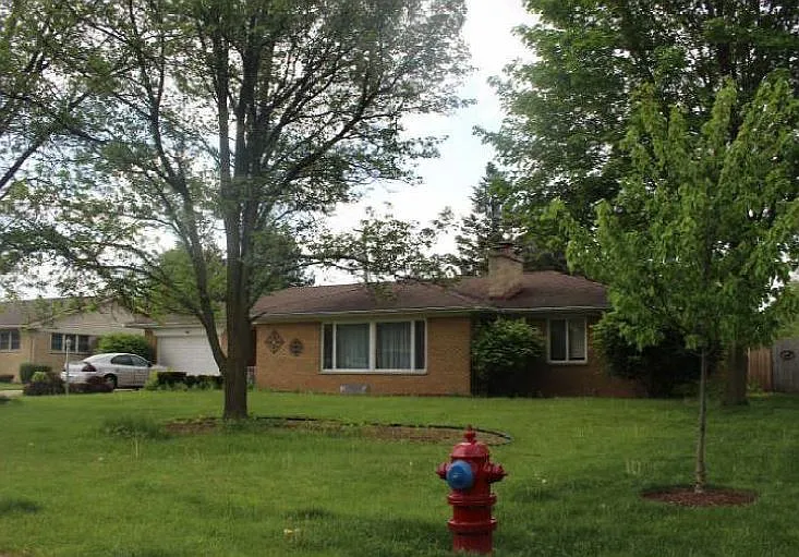 4885 Centennial Dr photo 1