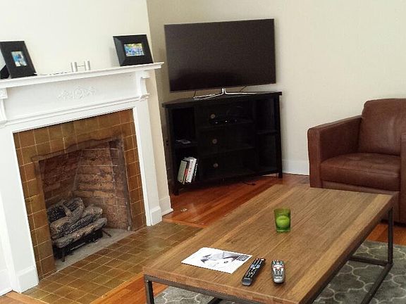 3rd image of 711 Ash St APT 3