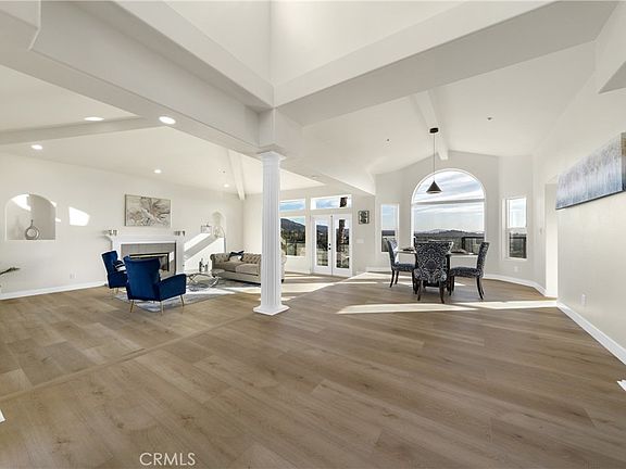5th image of 1522 Maxwell Ln