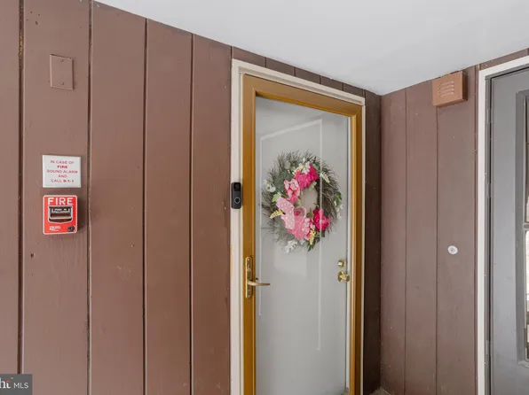 263 Shawmont Ave #9C2, Philadelphia, PA 19128