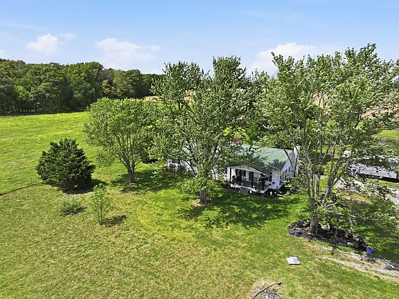 2nd image of 404 Logan Chapel Rd