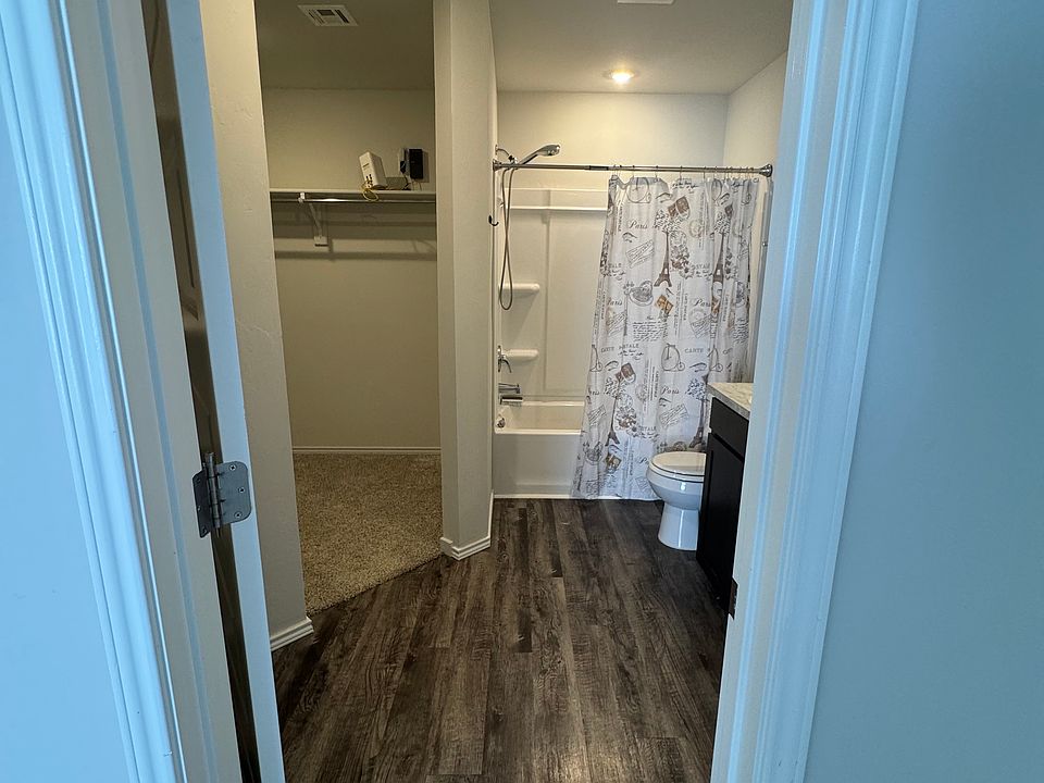 2nd image of 9456 NW 115th St