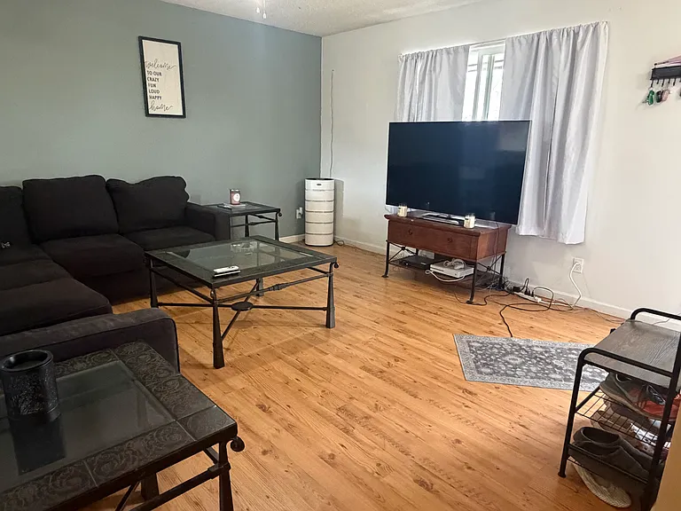 2236 Fernwood Dr — Photo 3