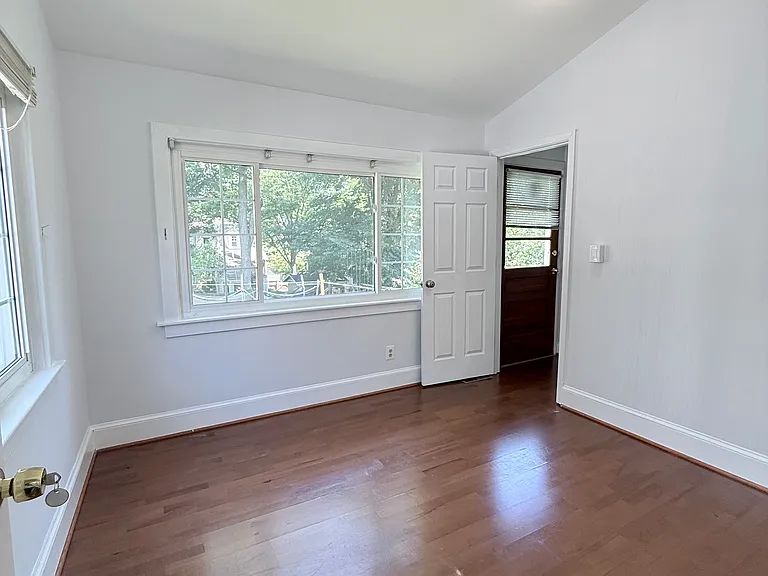 4204 Kennedy St — Photo 10