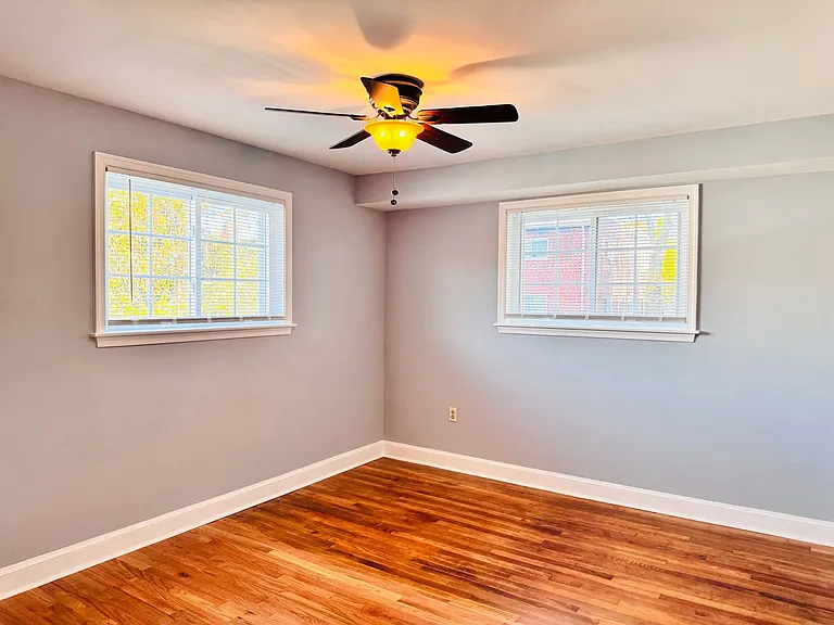 8805 Plymouth St — Photo 32