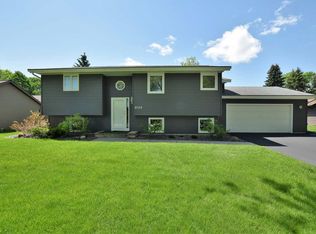 2752 Woodstock Ct, Green Bay, WI 54311