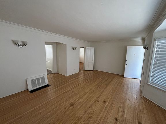 2nd image of 820 N Edinburgh Ave #363C34137