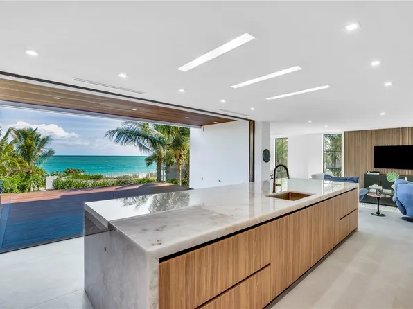 112 Seaway Ct, Vero Beach, FL 32963